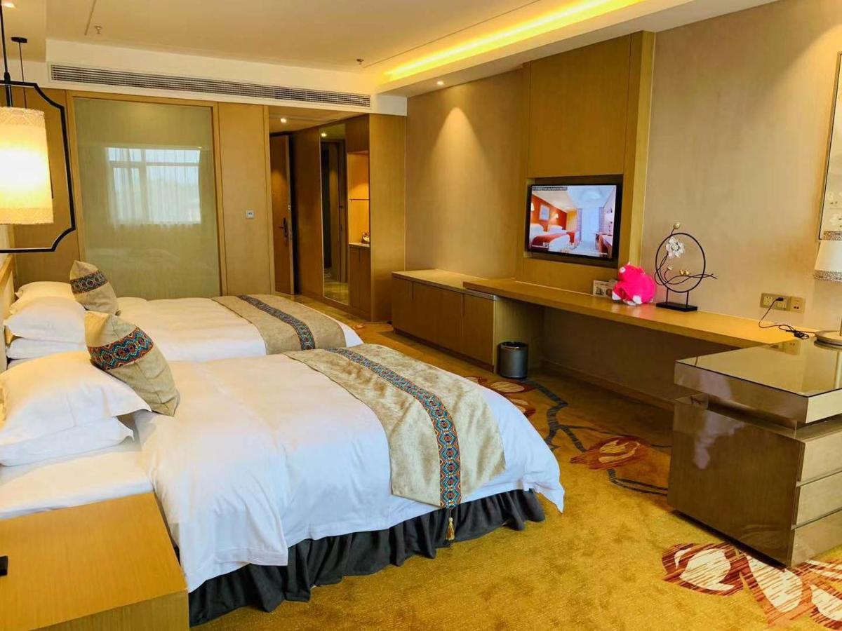 Hotel Ramada Plaza By Wyndham Enshi Zewnętrze zdjęcie