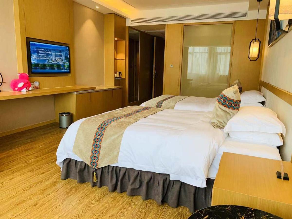 Hotel Ramada Plaza By Wyndham Enshi Zewnętrze zdjęcie